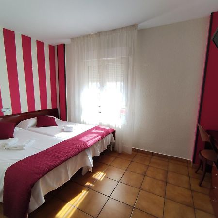 Hostal San Andres Сория Екстериор снимка