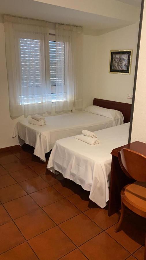 Hostal San Andres Сория Екстериор снимка
