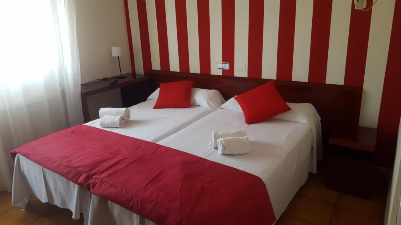 Hostal San Andres Сория Екстериор снимка
