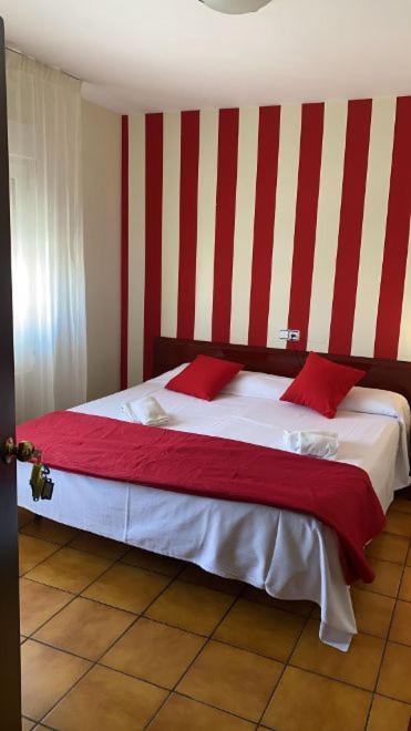 Hostal San Andres Сория Екстериор снимка